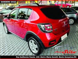 RENAULT - SANDERO - 2015/2016 - Vermelha - R$ 46.900,00