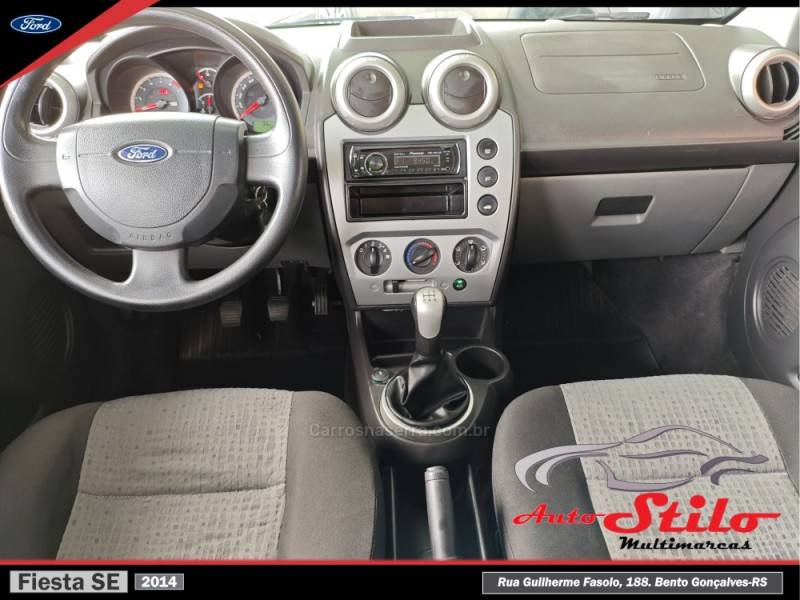 FORD - FIESTA - 2013/2014 - Prata - R$ 36.900,00