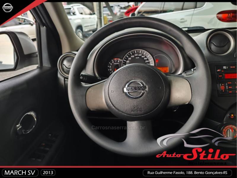 NISSAN - MARCH - 2012/2013 - Prata - R$ 35.900,00