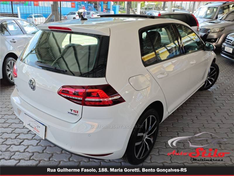 VOLKSWAGEN - GOLF - 2016/2016 - Branca - R$ 97.900,00