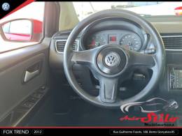 VOLKSWAGEN - FOX - 2011/2012 - Vermelha - R$ 33.900,00