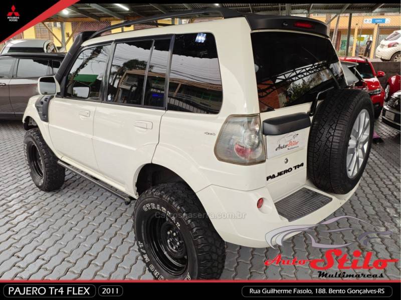 MITSUBISHI - PAJERO TR4 - 2010/2011 - Branca - R$ 64.900,00