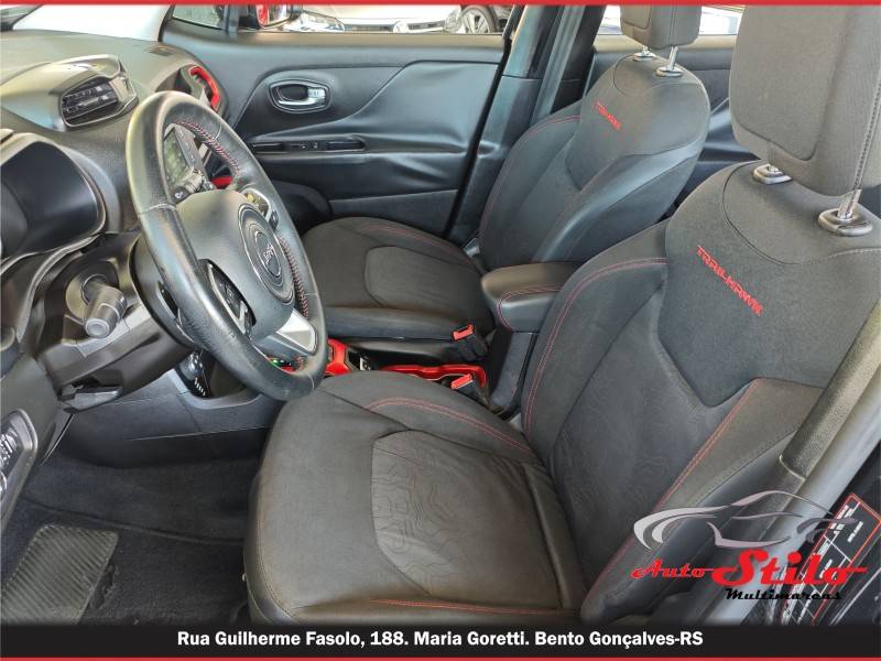 JEEP - RENEGADE - 2015/2016 - Preta - R$ 85.900,00