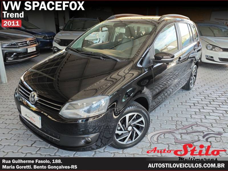 VOLKSWAGEN - SPACEFOX - 2010/2011 - Preta - R$ 38.900,00