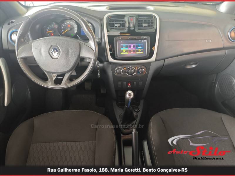 RENAULT - SANDERO - 2018/2019 - Preta - R$ 49.990,00