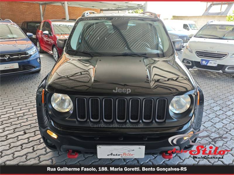 JEEP - RENEGADE - 2015/2016 - Preta - R$ 85.900,00