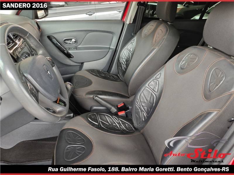 RENAULT - SANDERO - 2015/2016 - Vermelha - R$ 46.900,00