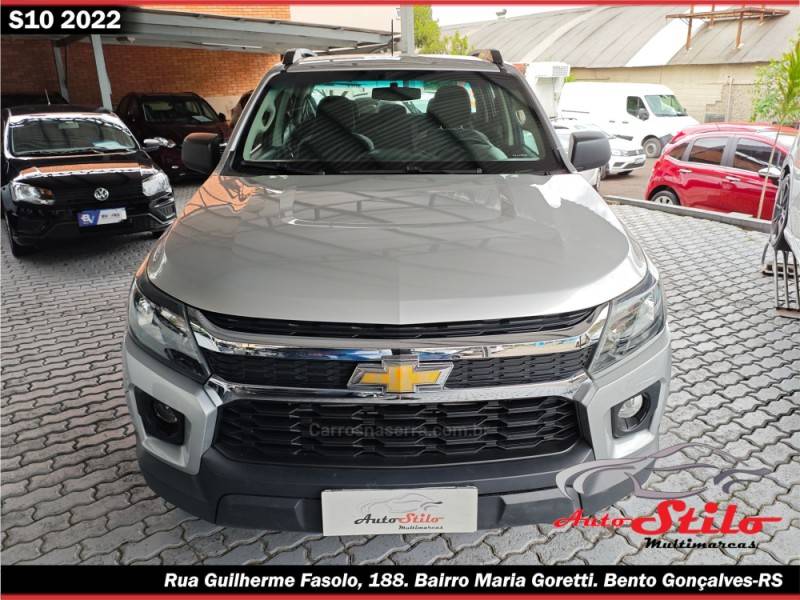 CHEVROLET - S10 - 2021/2022 - Prata - R$ 155.500,00