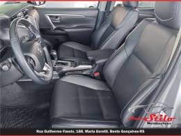 TOYOTA - HILUX SW4 - 2023/2023 - Prata - R$ 314.900,00
