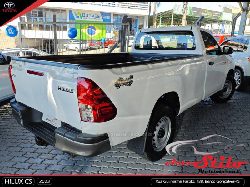 TOYOTA - HILUX - 2023/2023 - Branca - R$ 195.890,00