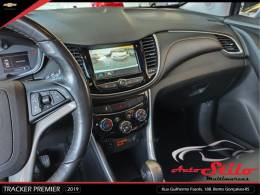 CHEVROLET - TRACKER - 2018/2019 - Prata - R$ 96.000,00