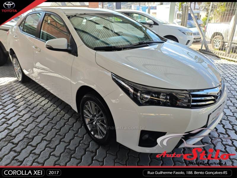 TOYOTA - COROLLA - 2016/2017 - Branca - R$ 95.900,00