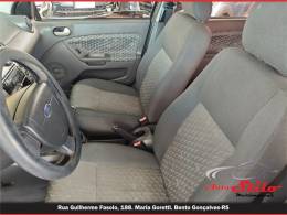 FORD - FIESTA - 2003/2003 - Preta - R$ 21.500,00