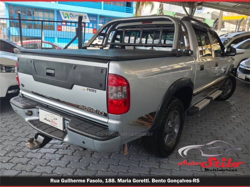 CHEVROLET - S10 - 2011/2011 - Branca - R$ 69.900,00