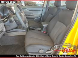 MITSUBISHI - L200 TRITON - 2021/2022 - Amarela - R$ 178.000,00