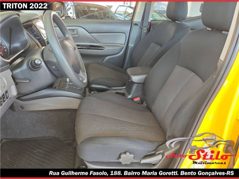 MITSUBISHI - L200 TRITON - 2021/2022 - Amarela - R$ 178.000,00