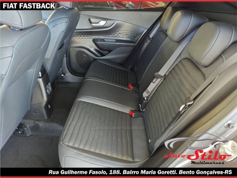 FIAT - FASTBACK - 2023/2024 - Cinza - R$ 138.900,00