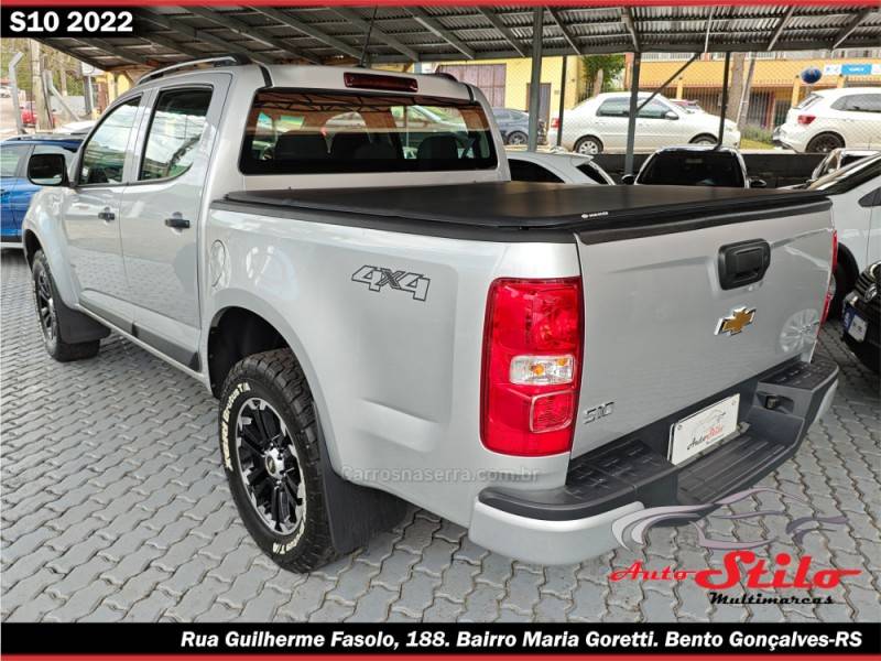 CHEVROLET - S10 - 2021/2022 - Prata - R$ 155.500,00