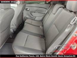 RENAULT - SANDERO - 2015/2016 - Vermelha - R$ 46.900,00