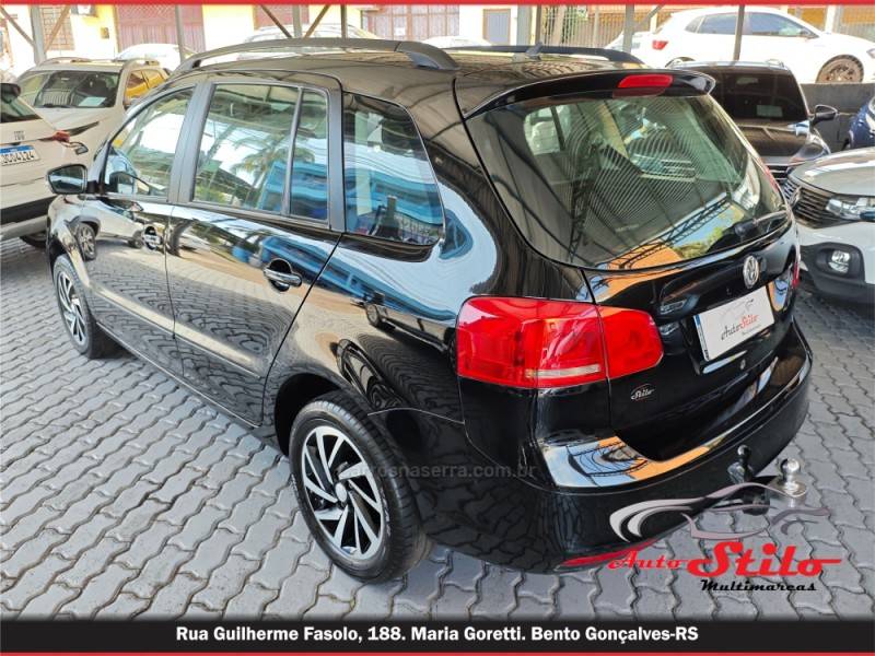 VOLKSWAGEN - SPACEFOX - 2010/2011 - Preta - R$ 38.900,00